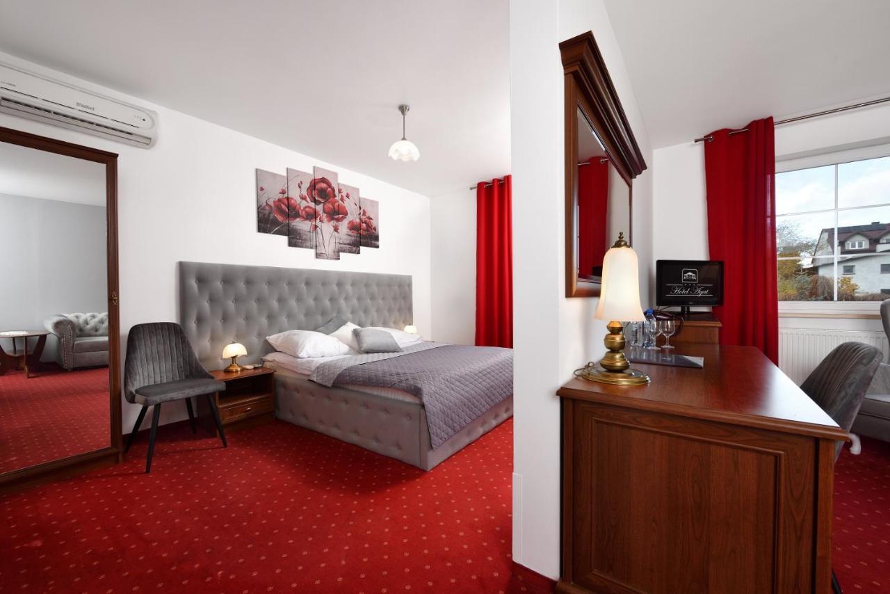 Hotel Agat Piotrków Trybunalski Exteriér fotografie